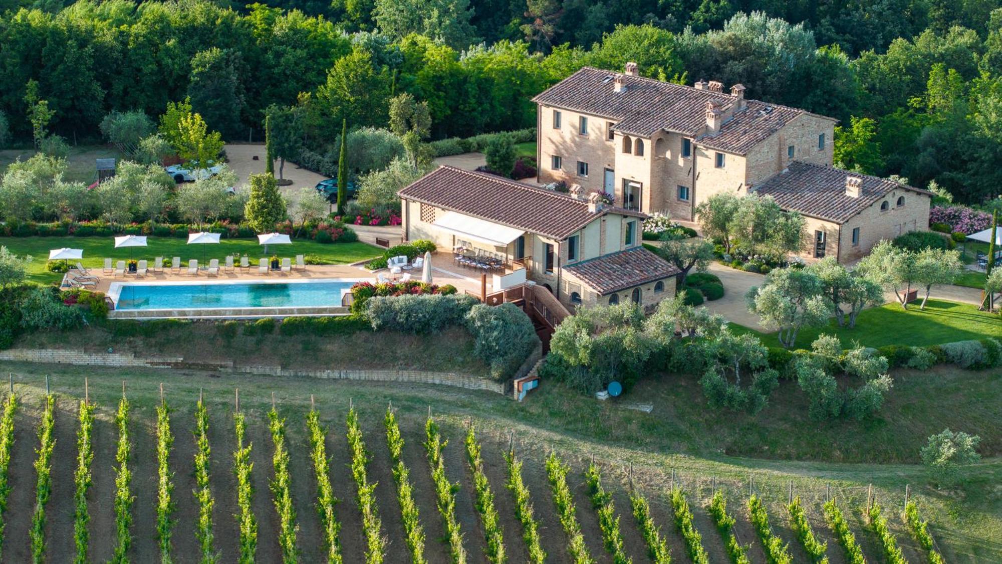 La Fonte Di Santa Regina 16, Emma Villa